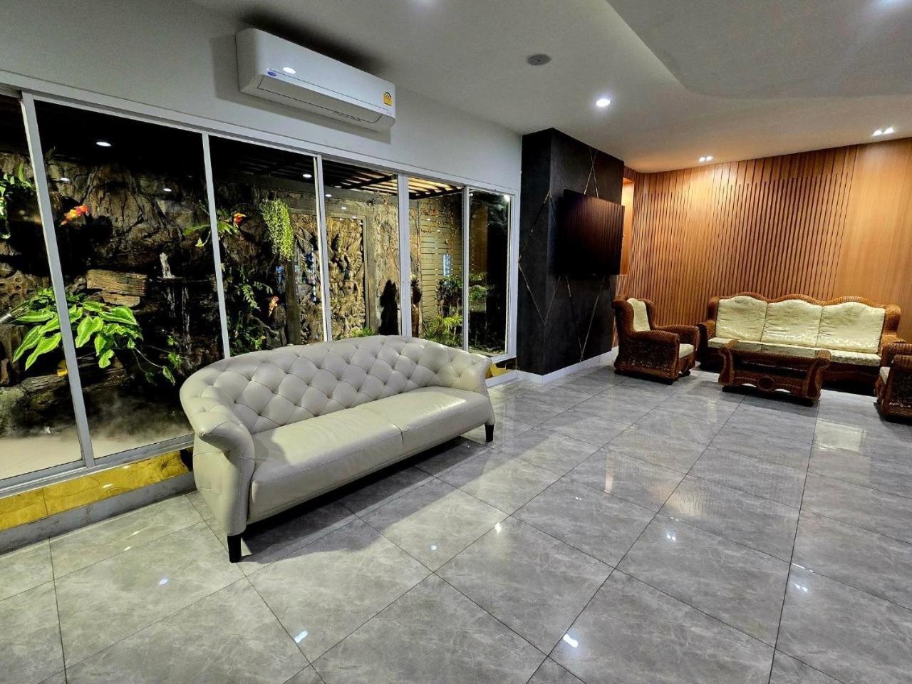 Lhc Hotel And Resort Pattaya Exterior foto